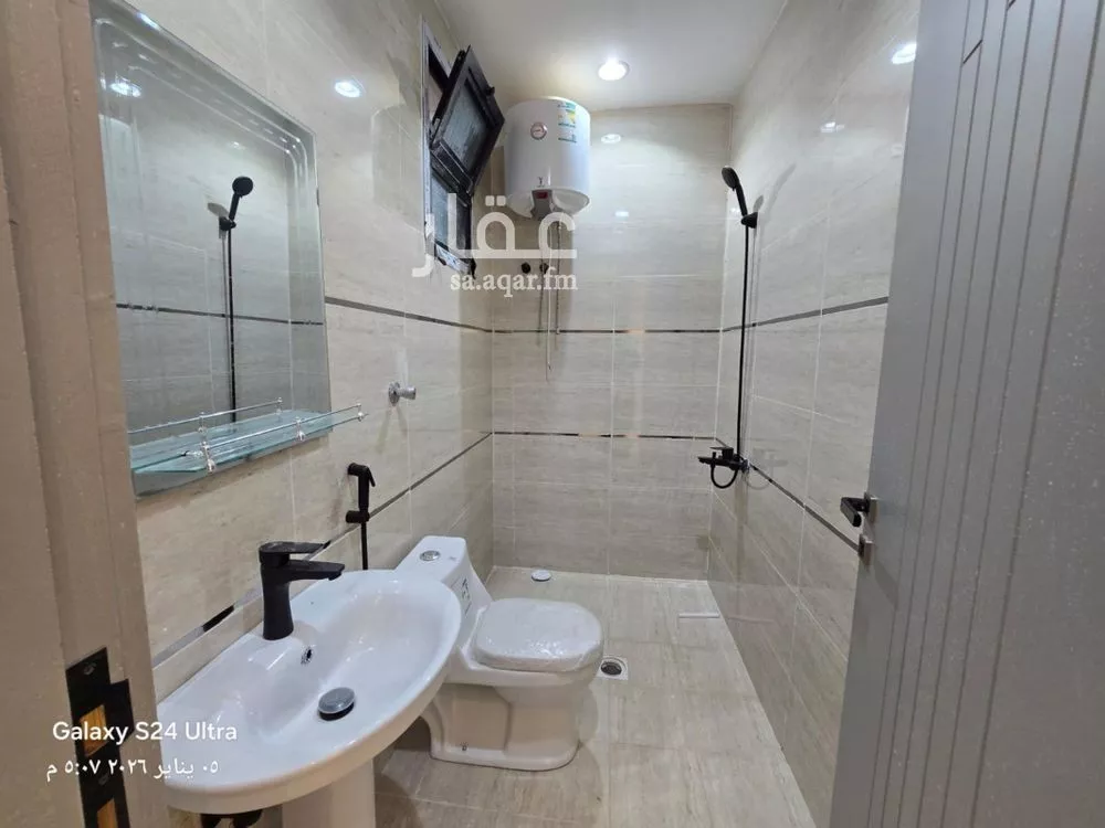 4 bedroom floor in Badr 9