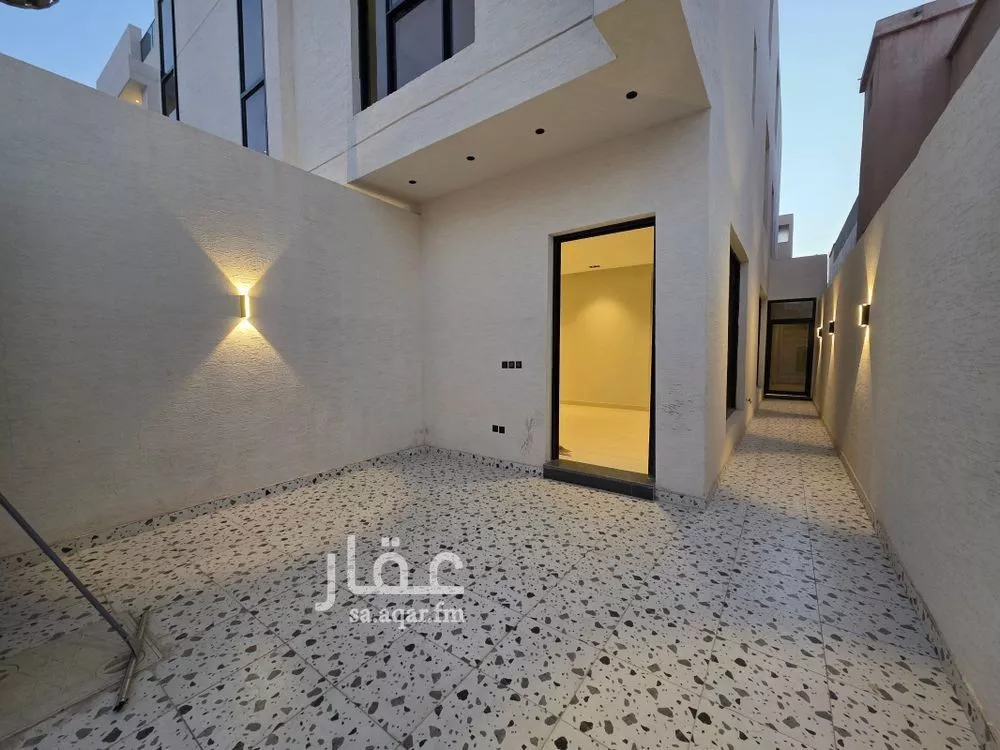 4 bedroom floor in Al Yarmouk 2