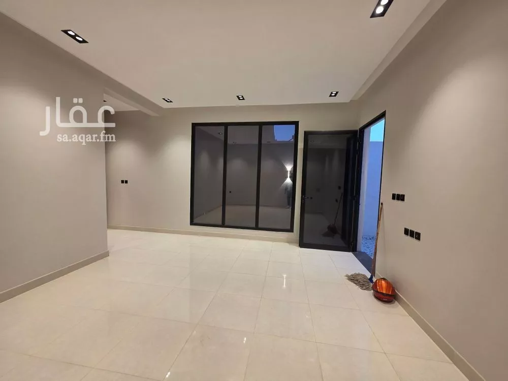 4 bedroom floor in Al Yarmouk 8