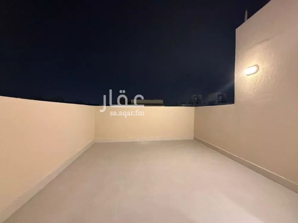 3 bedroom floor in As Suwaidi 12