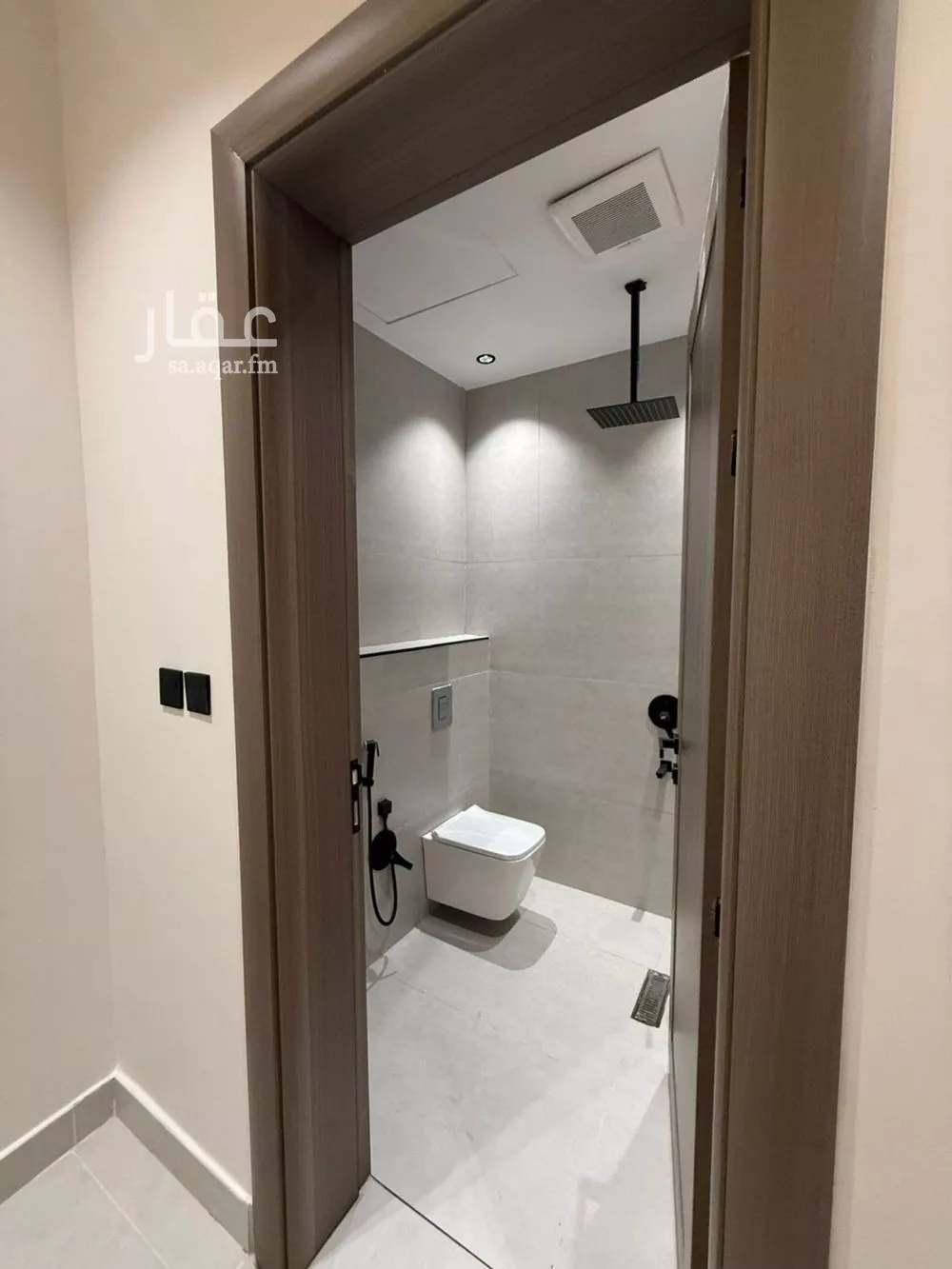 3 bedroom floor in As Suwaidi 6