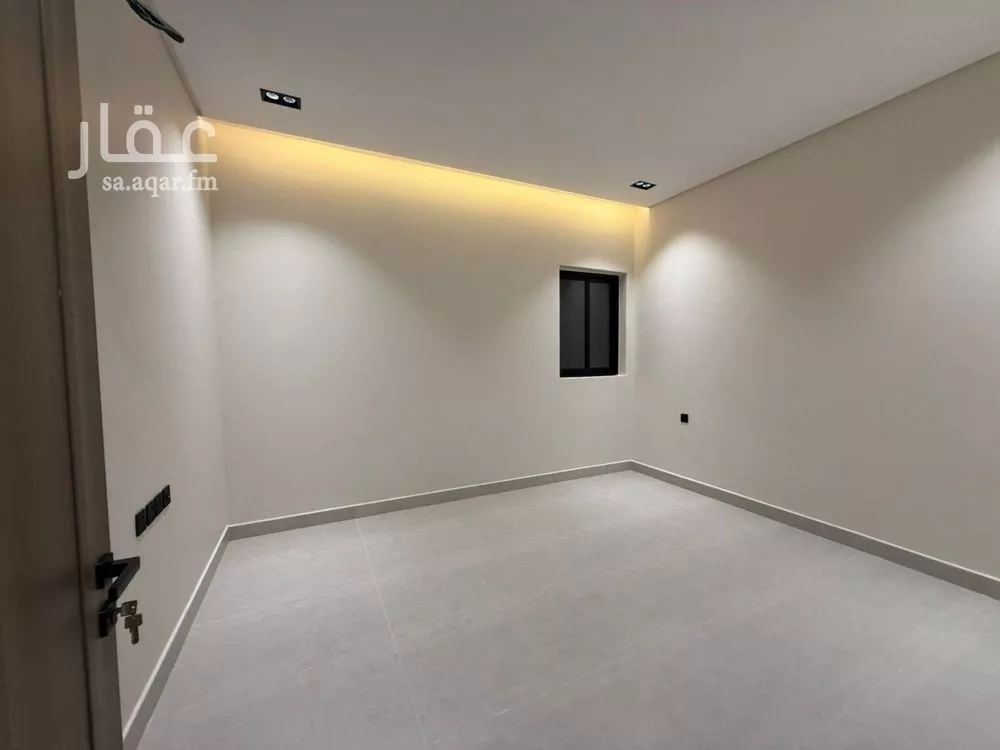 3 bedroom floor in As Suwaidi 7