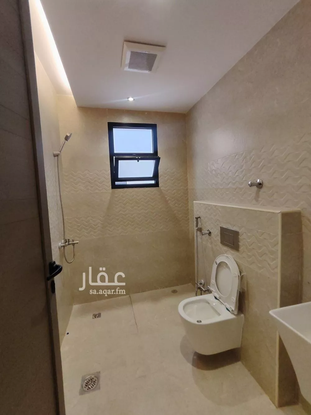 3 bedroom floor in Badr 10