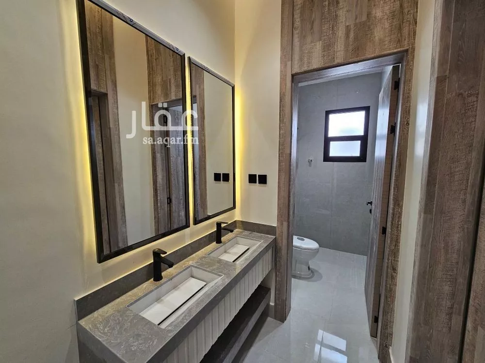 4 bedroom floor in Al Maizilah 3