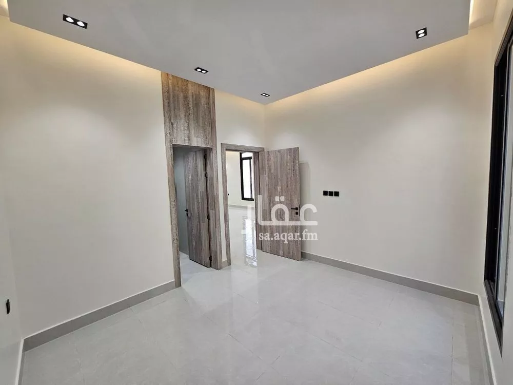 4 bedroom floor in Al Maizilah 5