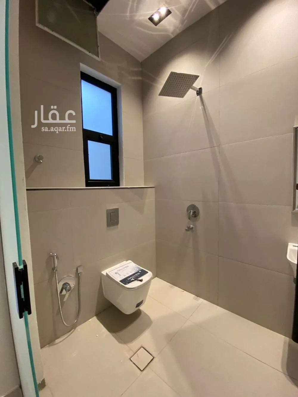 5 bedroom floor in Al Khaleej 13