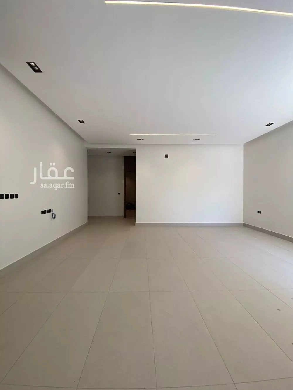5 bedroom floor in Al Khaleej 8