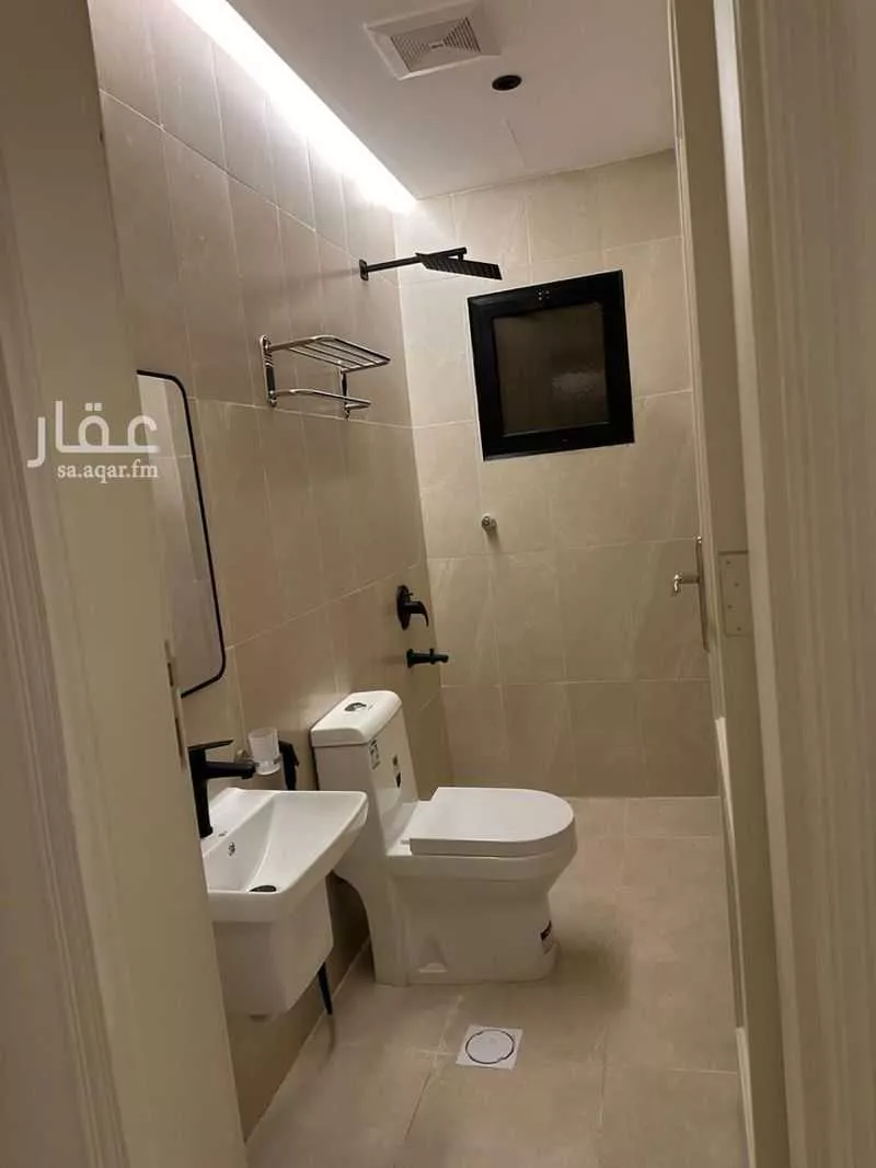2 bedroom apartment in King Fahd, Madinah 8