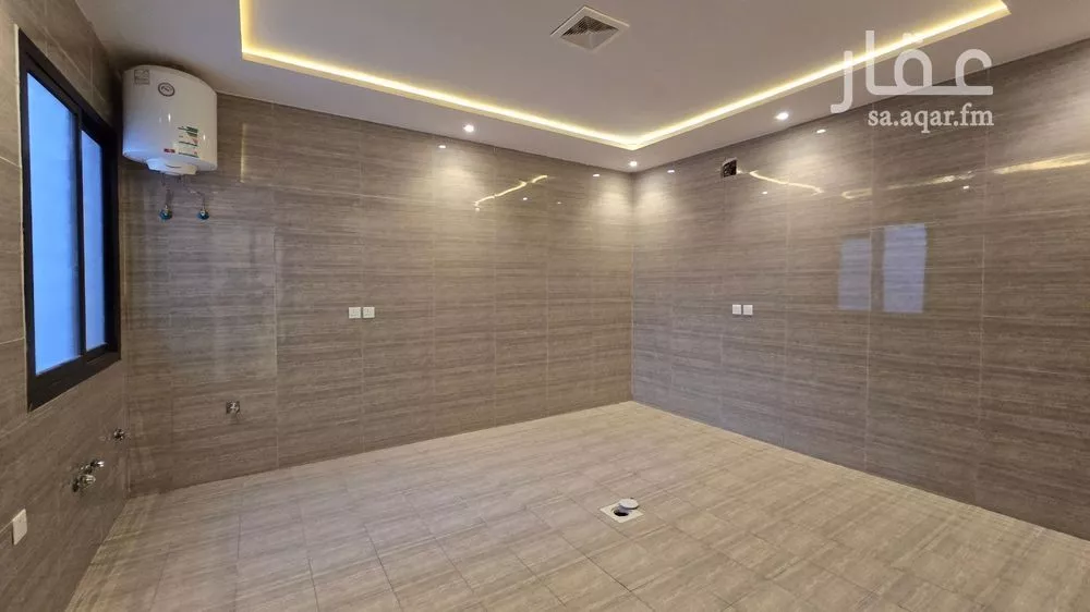 5 bedroom floor in Ad Dar Al Baida 2