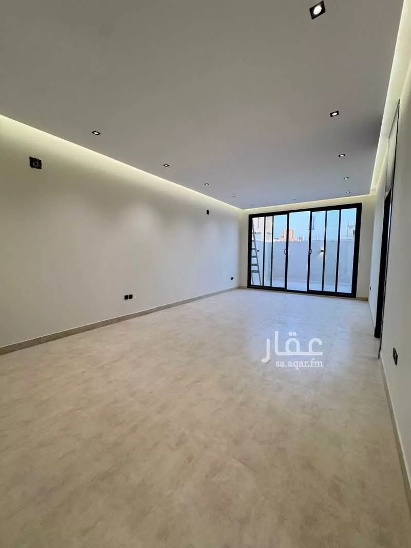 دور 3 غرف في العارض 15