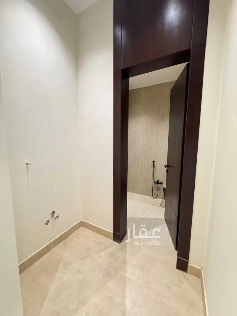 دور 3 غرف في العارض 16