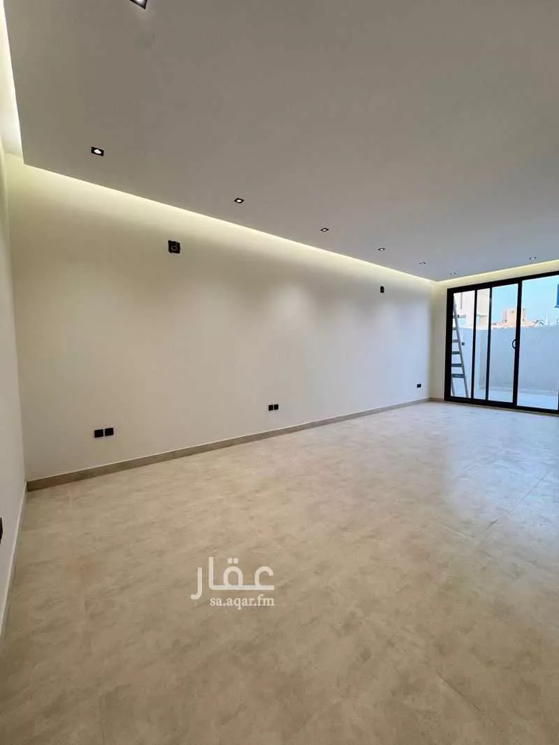 دور 3 غرف في العارض 17