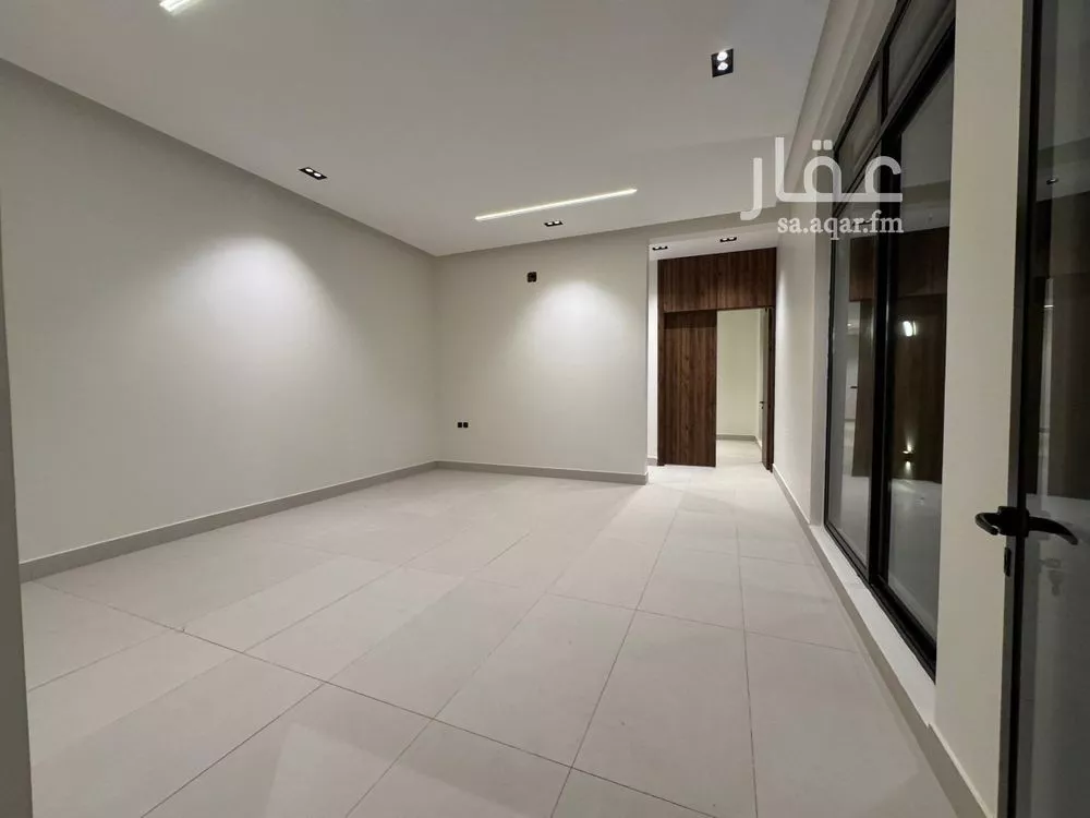 5 bedroom floor in Al Khaleej 2