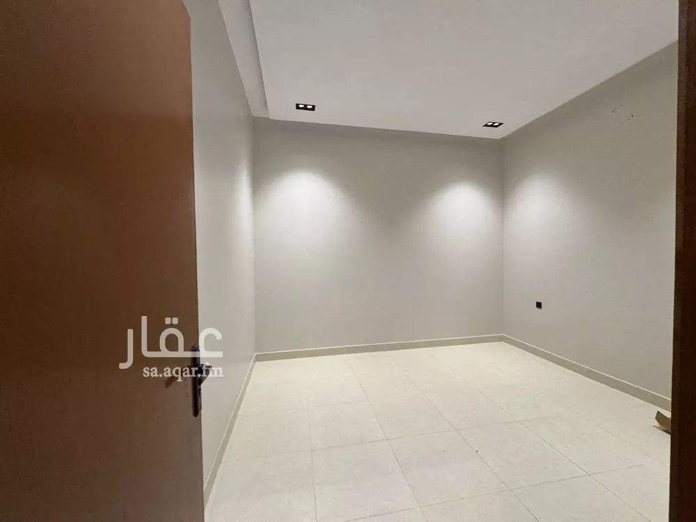 5 bedroom floor in Al Khaleej 13