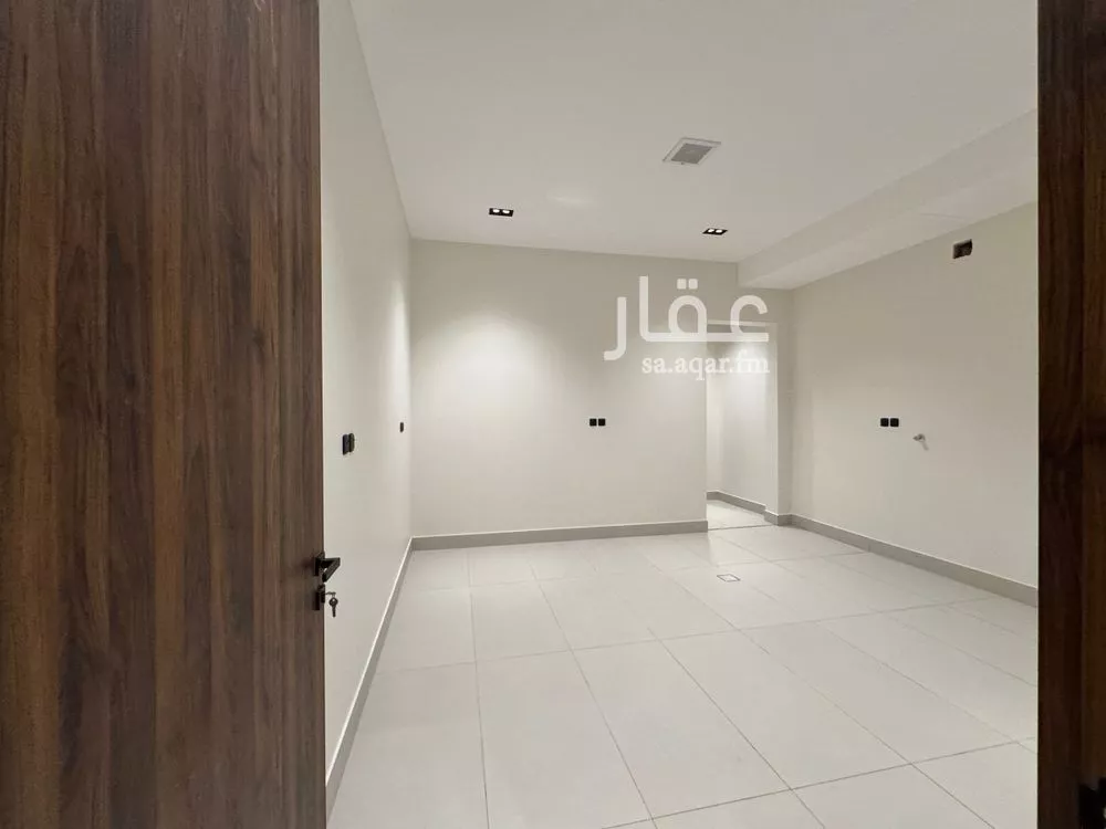 5 bedroom floor in Al Khaleej 8