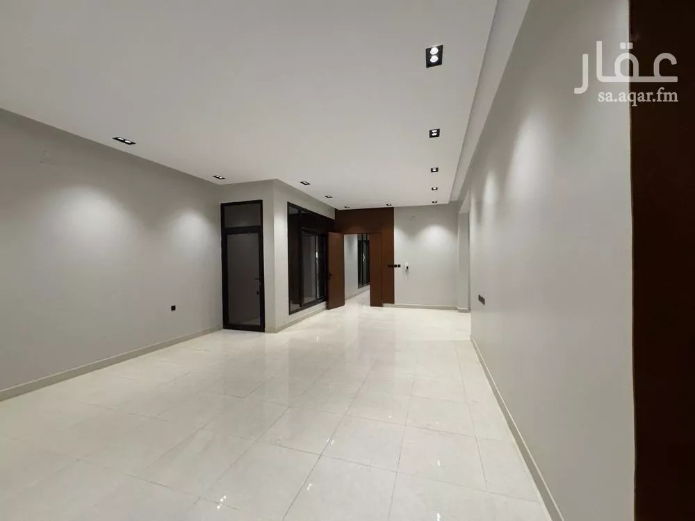5 bedroom floor in Al Khaleej 10