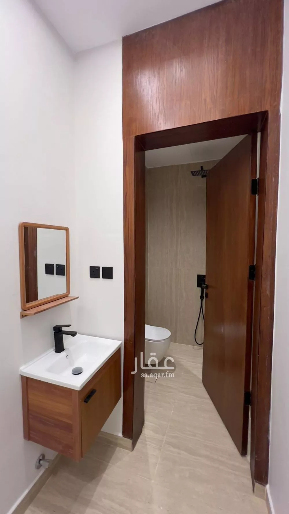 3 bedroom floor in As Suwaidi 8