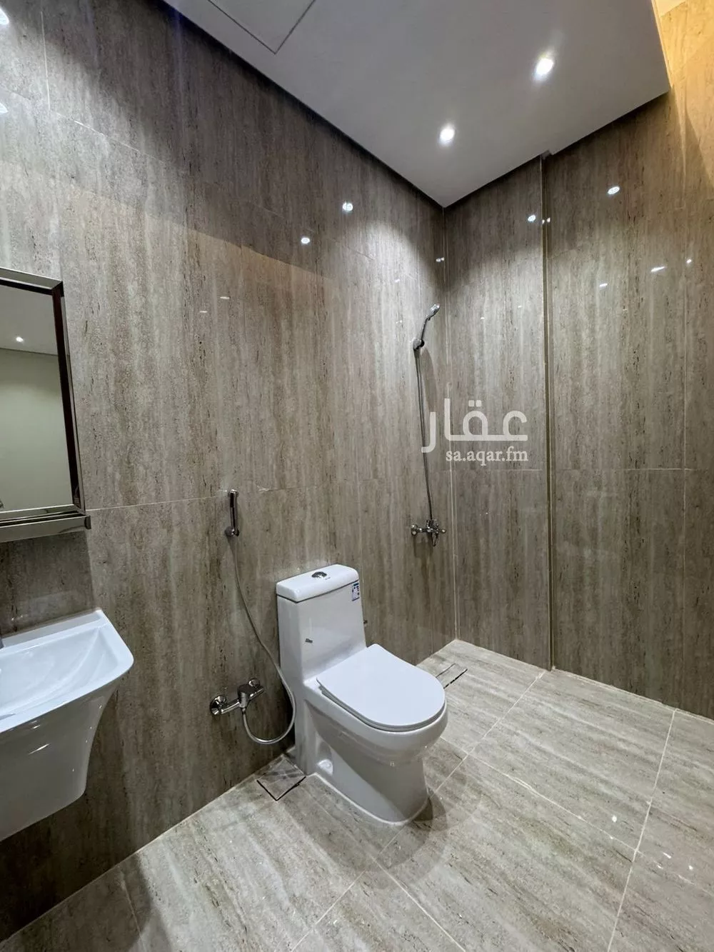 5 bedroom floor in Al Rimal 9