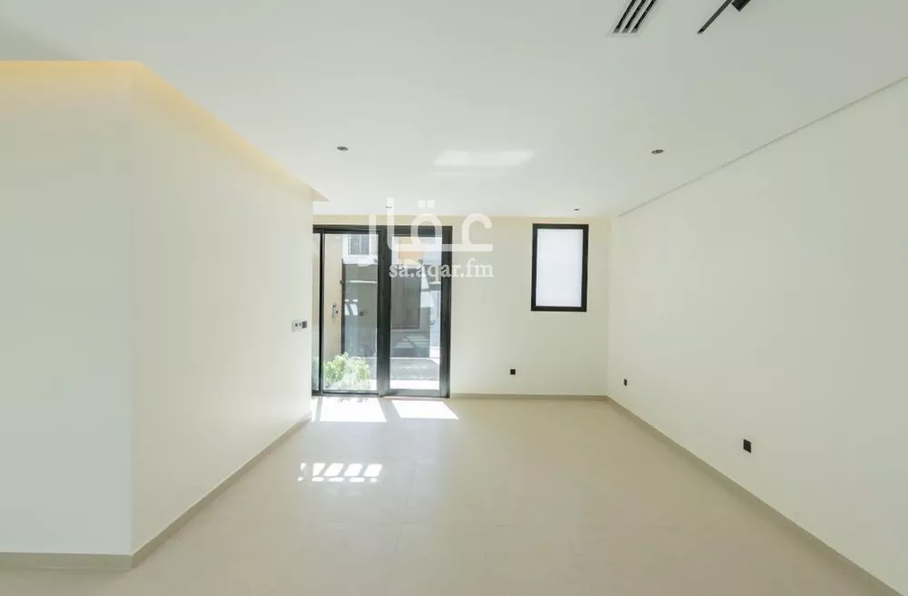 4 bedroom floor in Al Aridh 5