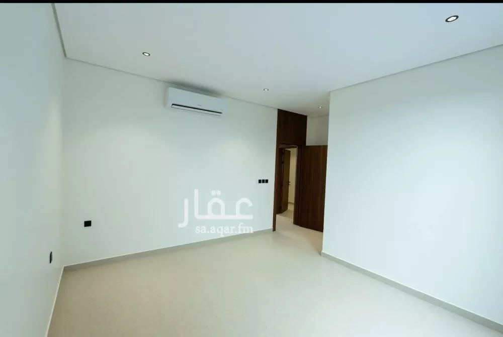 4 bedroom floor in Al Aridh 7