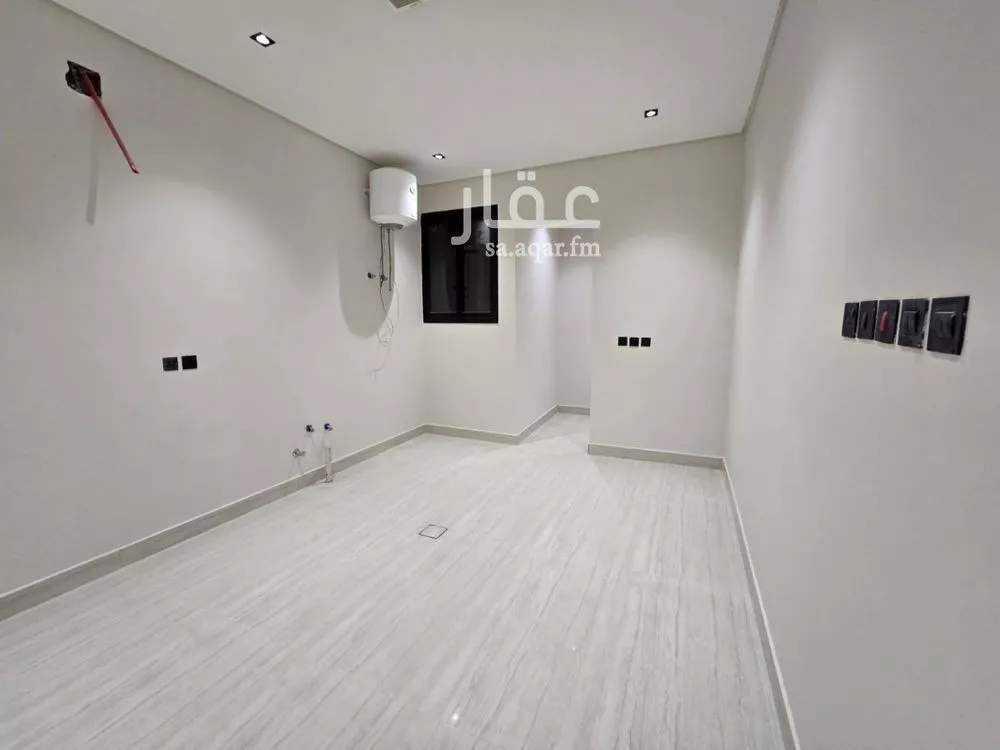3 bedroom floor in Tuwaiq 16