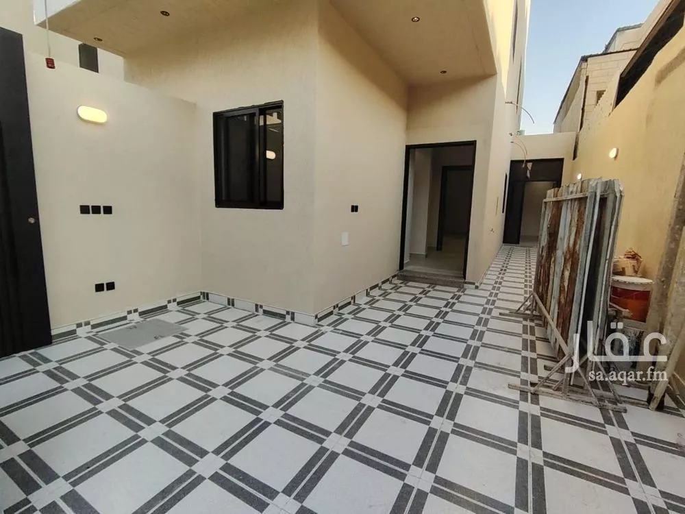 3 bedroom floor in As Suwaidi 4
