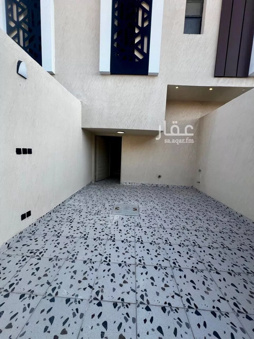 دور 5 غرف في طيبة 8