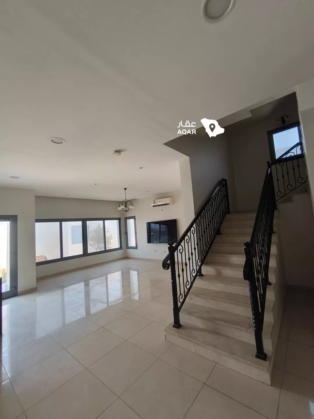 5 bedroom villa in Aramco, Eastern Province 4