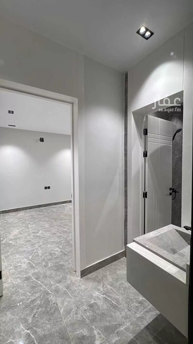 3 bedroom floor in Al Janadriyah 3