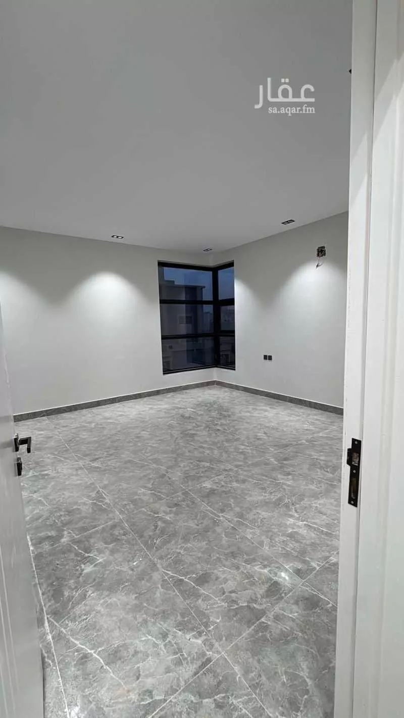 3 bedroom floor in Al Janadriyah 5