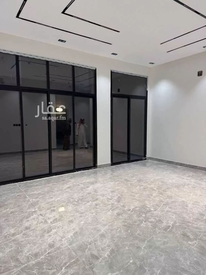 3 bedroom floor in Al Janadriyah 6