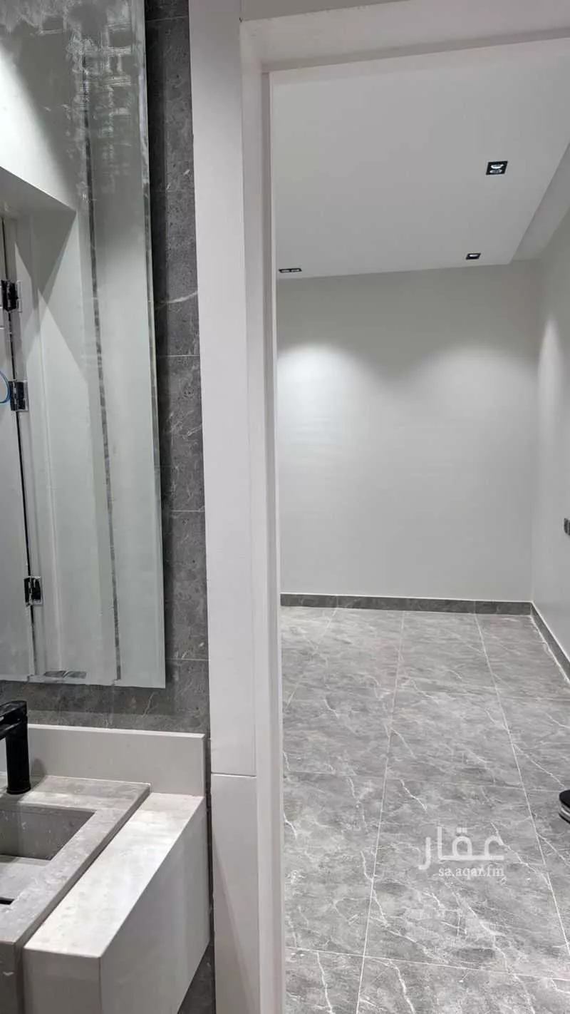 3 bedroom floor in Al Janadriyah 8