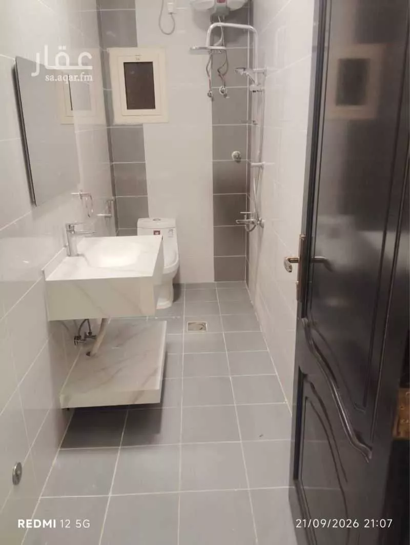4 bedroom apartment in Al Jamawat, Madinah 7