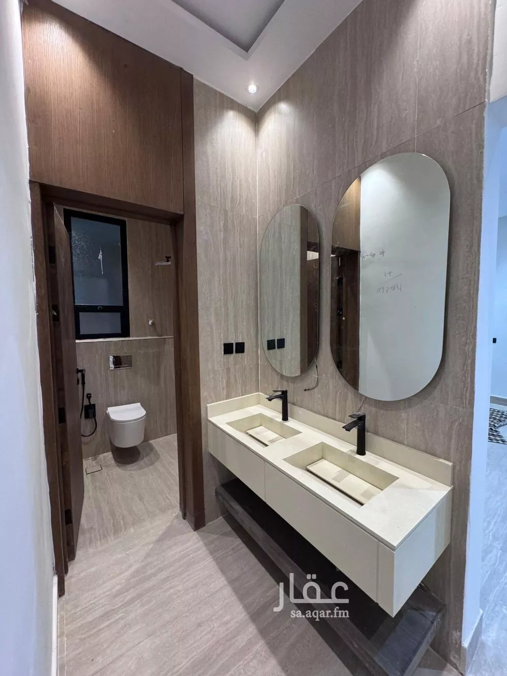 5 bedroom floor in Tuwaiq 2