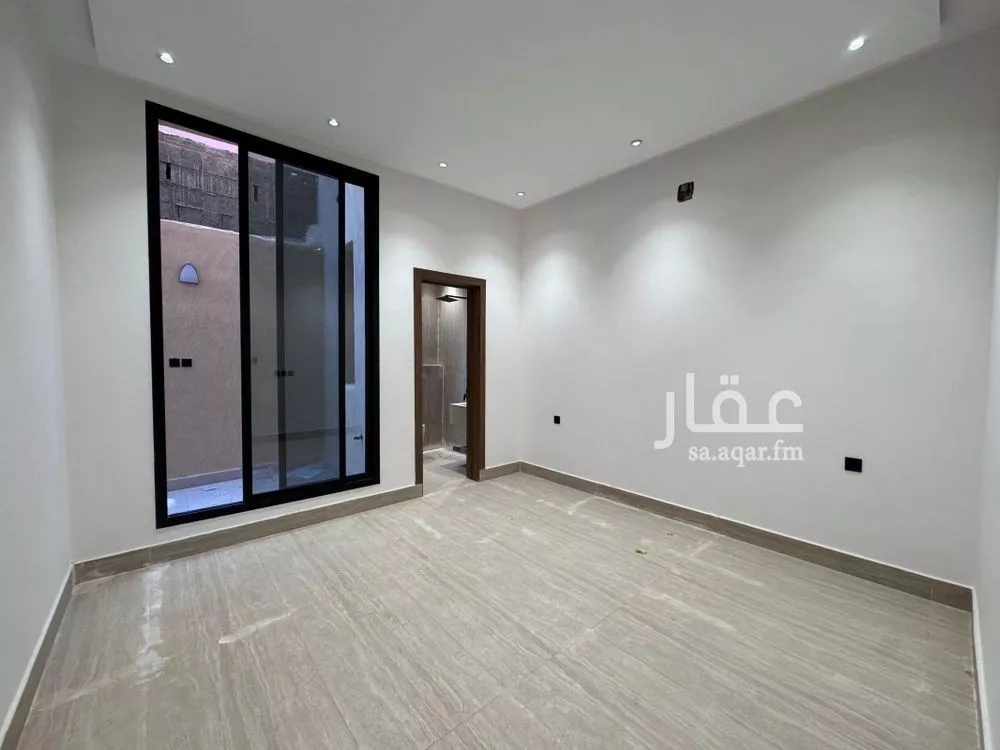5 bedroom floor in Tuwaiq 8