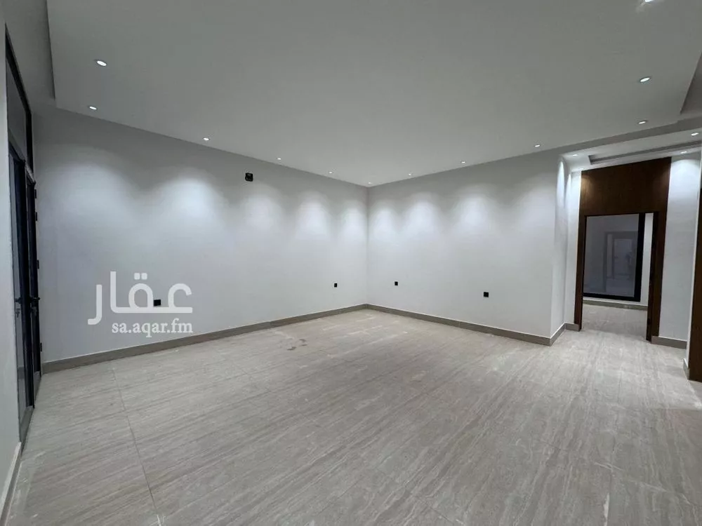 5 bedroom floor in Tuwaiq 9