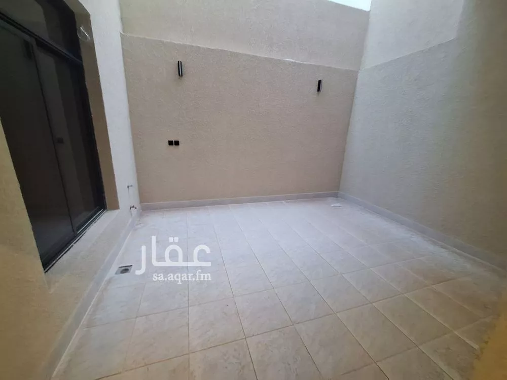 3 bedroom floor in Tuwaiq 8