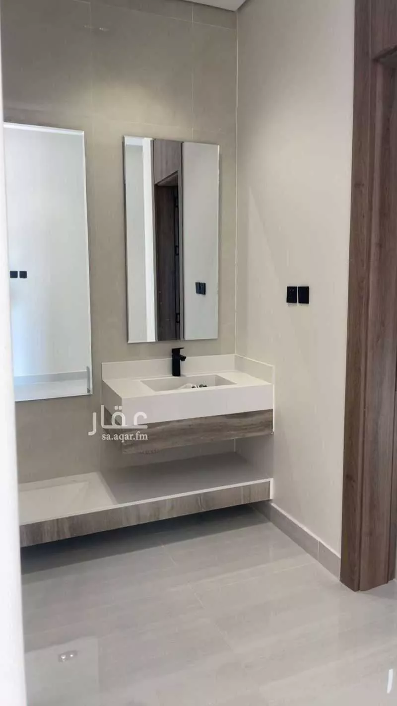 3 bedroom floor in Al Janadriyah 14
