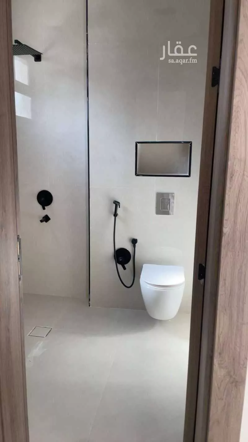 3 bedroom floor in Al Janadriyah 20