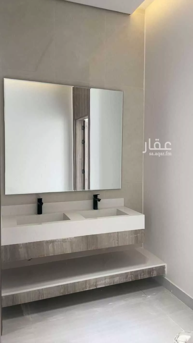 3 bedroom floor in Al Janadriyah 4