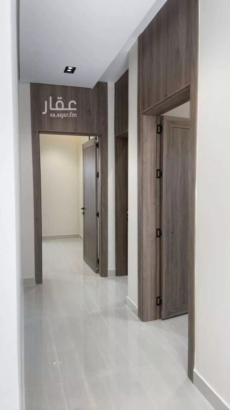 3 bedroom floor in Al Janadriyah 6