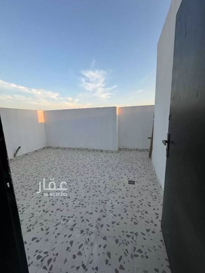 5 bedroom floor in Taibah 11