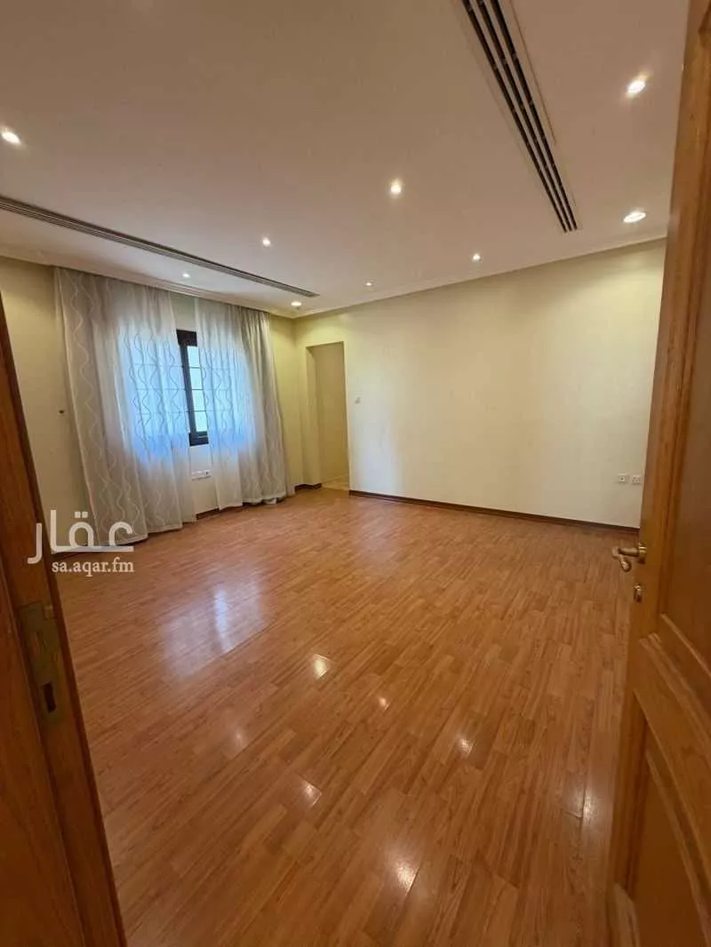 5 bedroom villa in Al Wahah, Riyadh 9