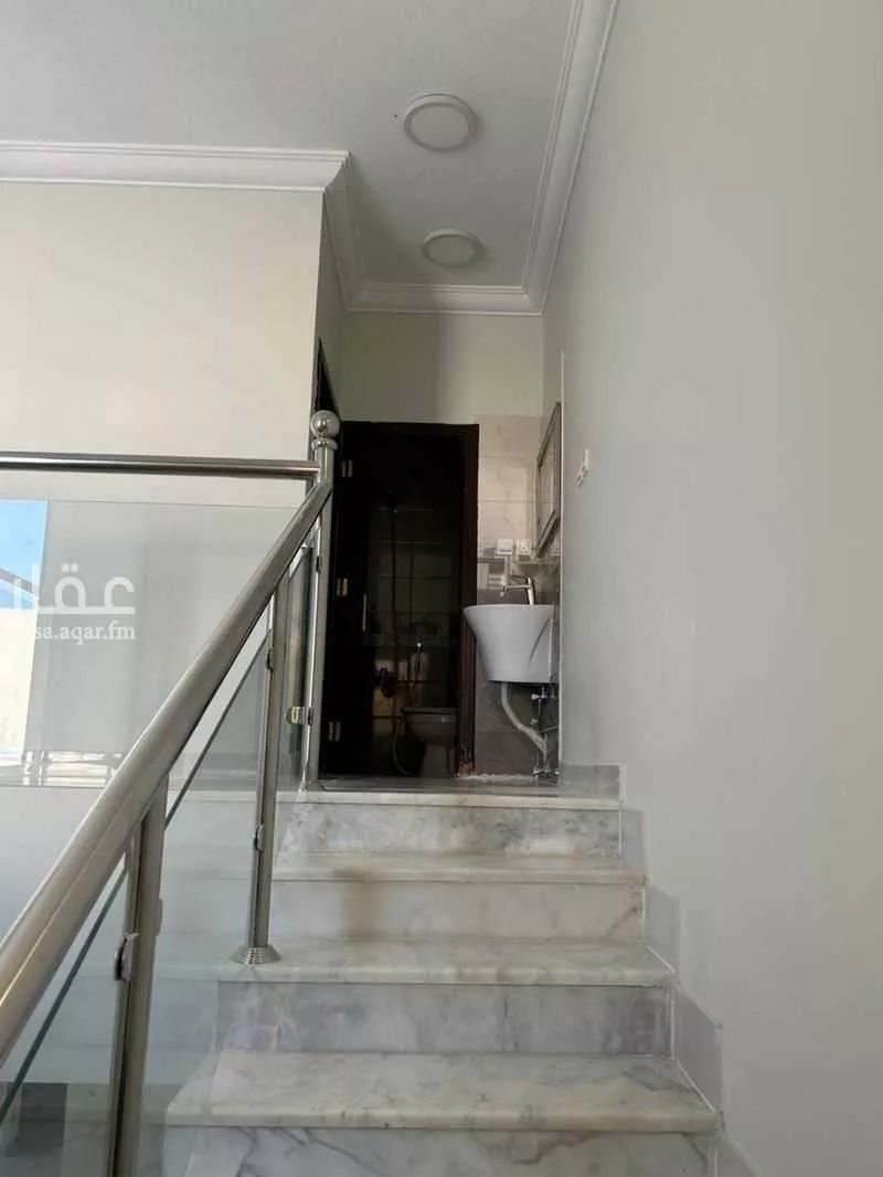 5 bedroom villa in Dhahrat Namar, Riyadh 5