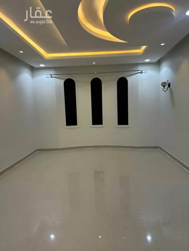 5 bedroom villa in Dhahrat Namar, Riyadh 3