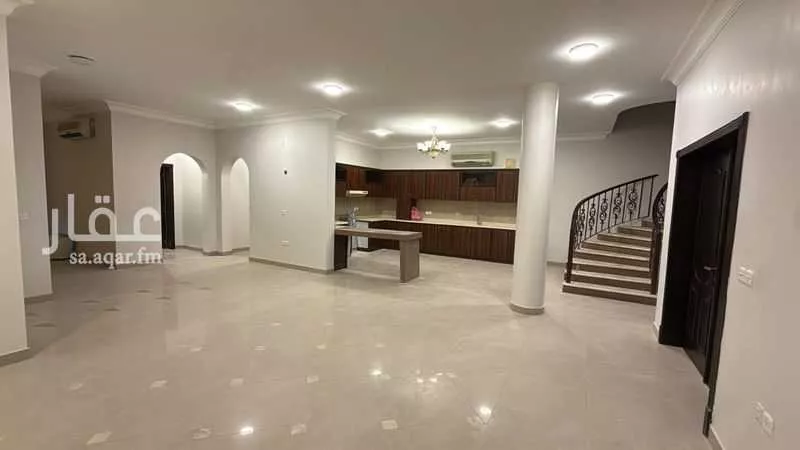 7 bedroom villa in Al Nuzhah, Eastern Province 2