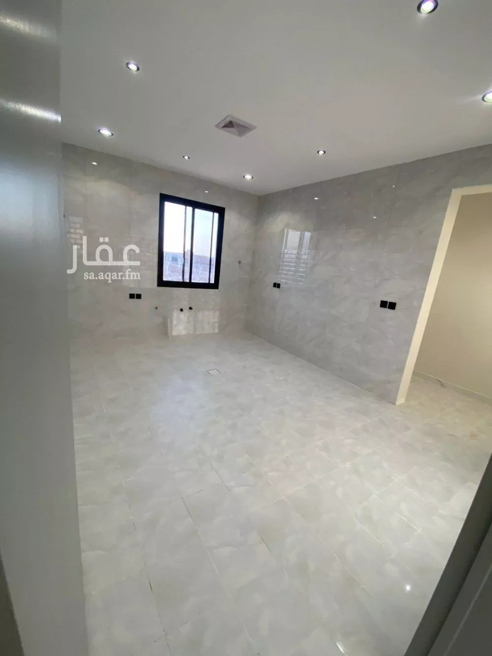6 bedroom floor in Dahiat Namar 18
