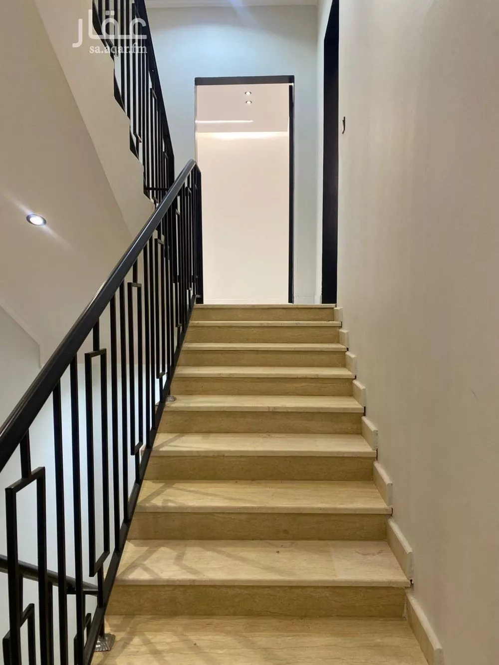 6 bedroom floor in Dahiat Namar 19