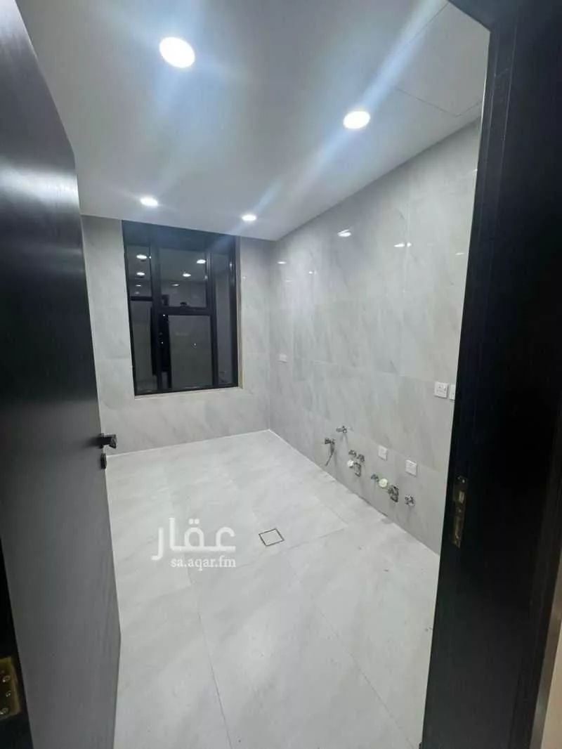 2 bedroom apartment in King Fahd, Madinah 8