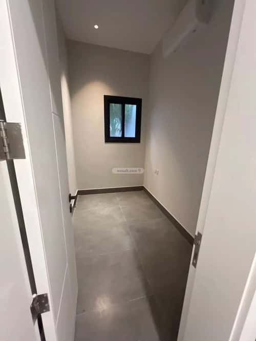 6 bedroom villa in King Abdullah 2